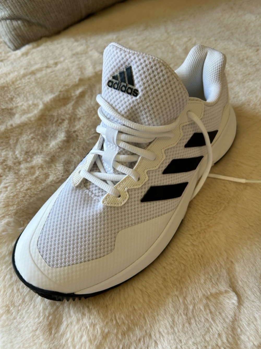 adidas tennis game court 2 shoes -never with Black Stripes